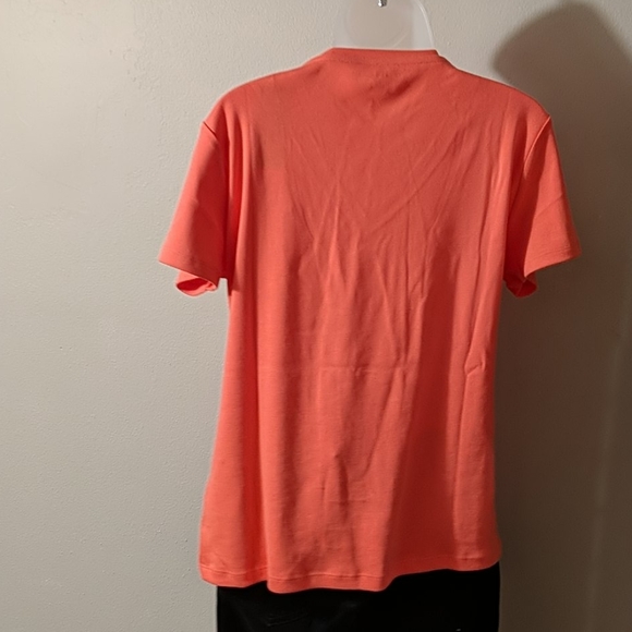 NWTTommy Hilfiger medium T-shirt - Picture 4 of 7